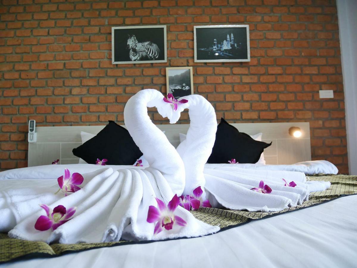 Bests Village & Villa - Chalong Bay Phuket ภายนอก รูปภาพ